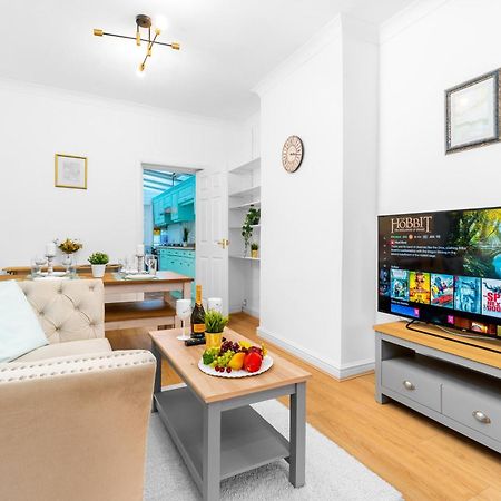 Luxury 3 Bedroom House - Harborne - Parking - Garden - Wifi & Netflix 122G Birmingham Buitenkant foto
