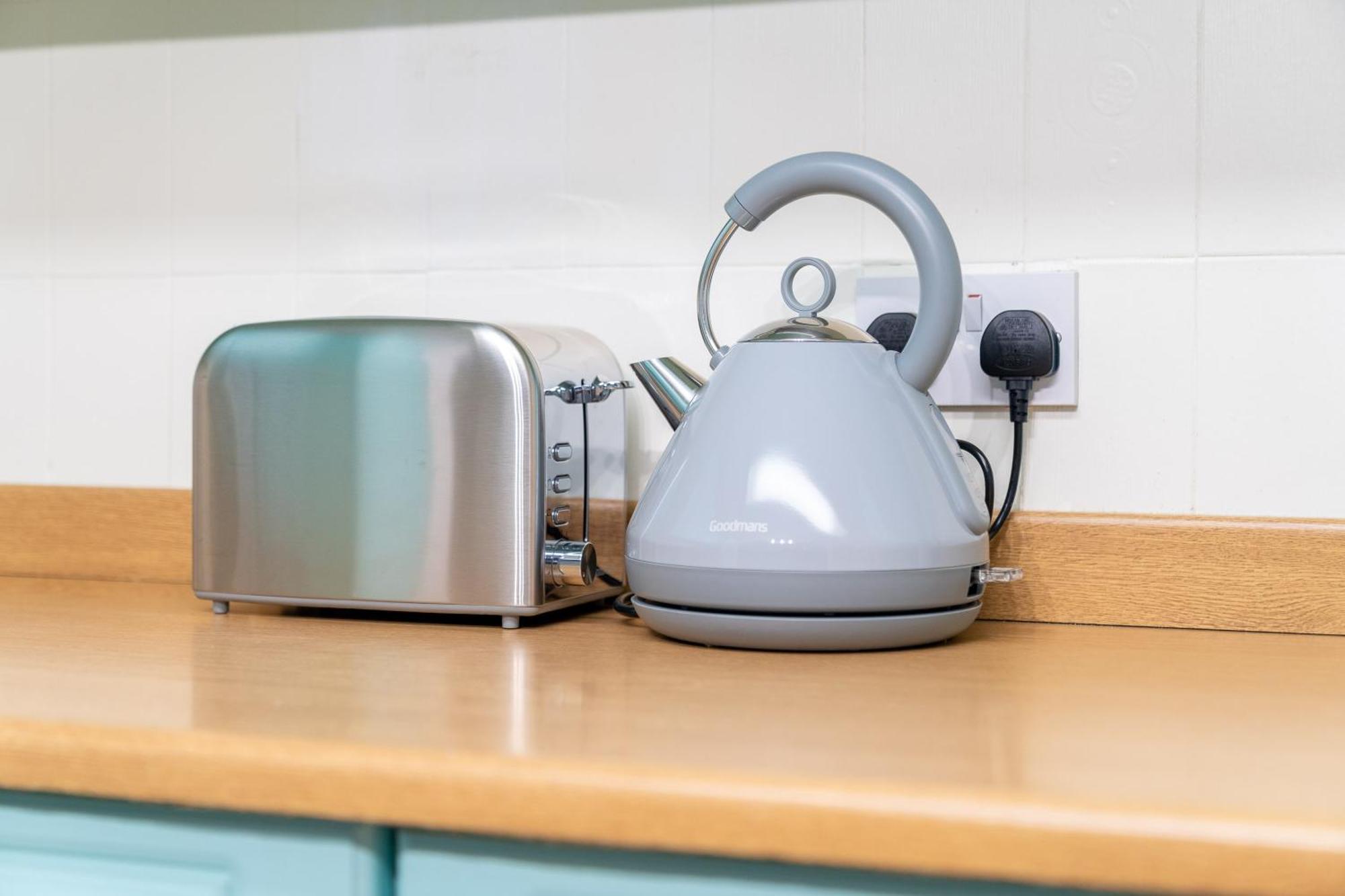 Luxury 3 Bedroom House - Harborne - Parking - Garden - Wifi & Netflix 122G Birmingham Buitenkant foto