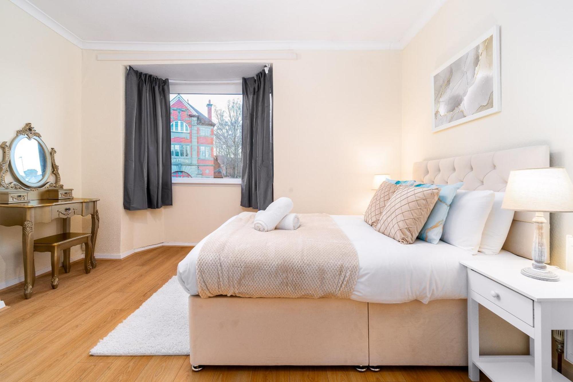 Luxury 3 Bedroom House - Harborne - Parking - Garden - Wifi & Netflix 122G Birmingham Buitenkant foto