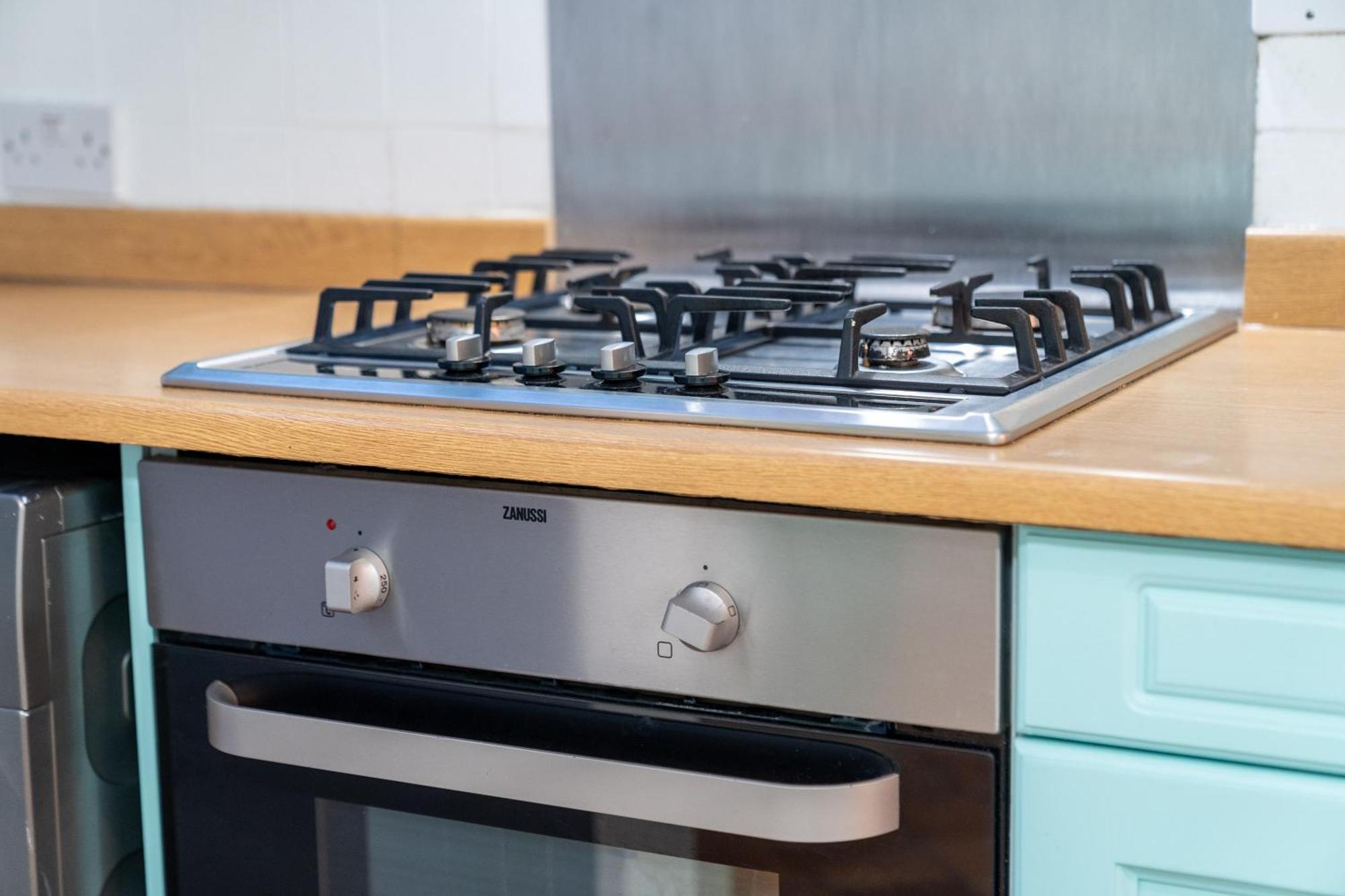 Luxury 3 Bedroom House - Harborne - Parking - Garden - Wifi & Netflix 122G Birmingham Buitenkant foto