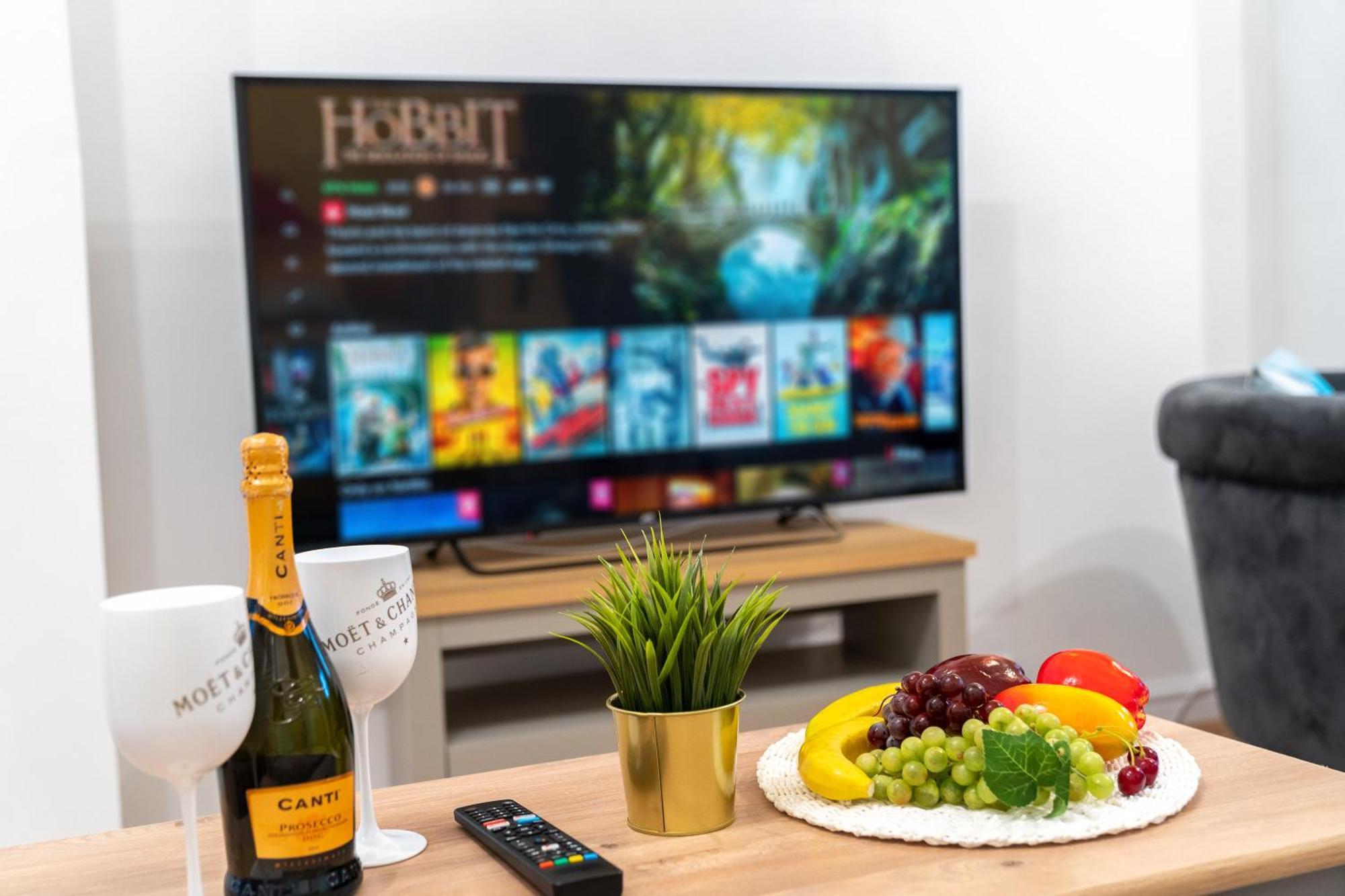 Luxury 3 Bedroom House - Harborne - Parking - Garden - Wifi & Netflix 122G Birmingham Buitenkant foto
