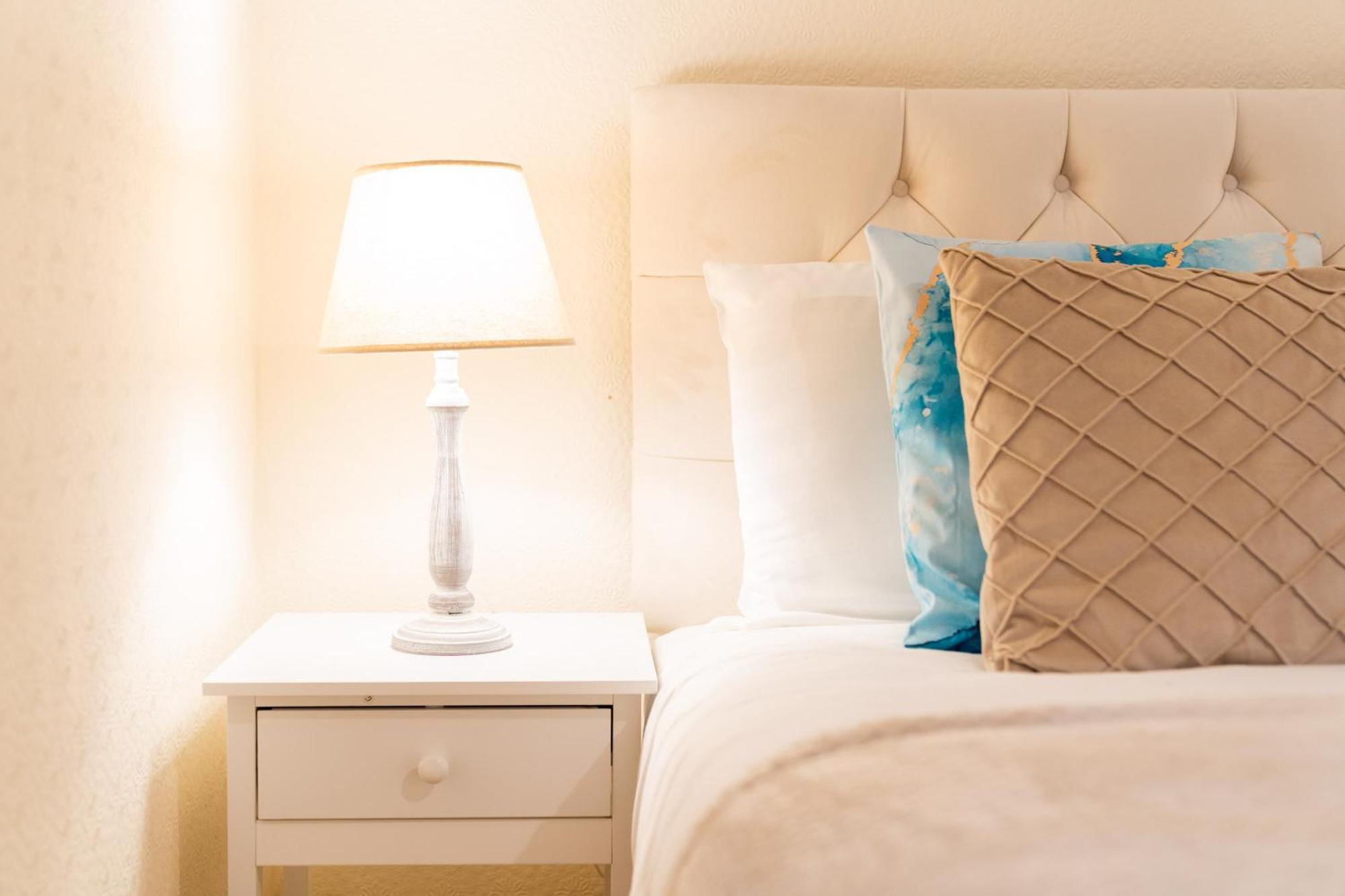 Luxury 3 Bedroom House - Harborne - Parking - Garden - Wifi & Netflix 122G Birmingham Buitenkant foto