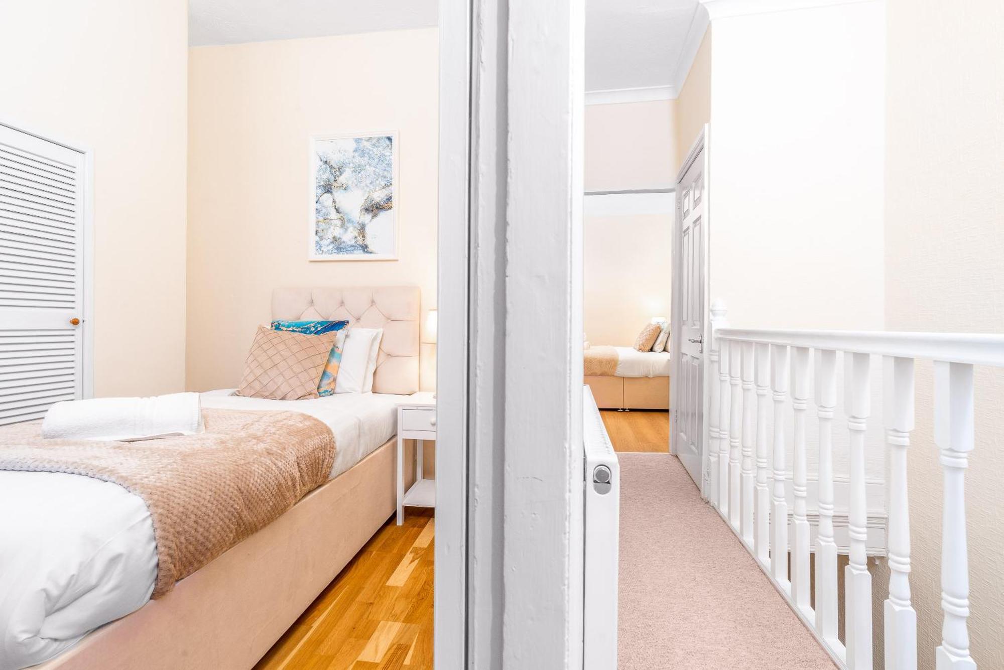 Luxury 3 Bedroom House - Harborne - Parking - Garden - Wifi & Netflix 122G Birmingham Buitenkant foto