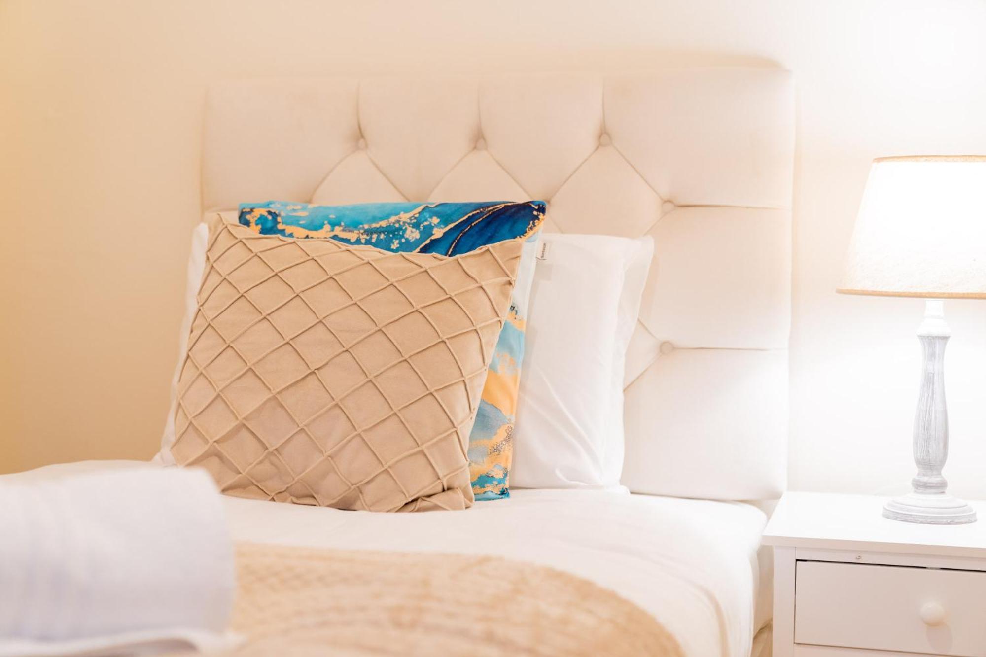 Luxury 3 Bedroom House - Harborne - Parking - Garden - Wifi & Netflix 122G Birmingham Buitenkant foto